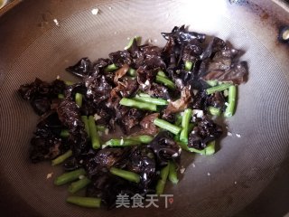 木耳烧豆腐的做法步骤：7