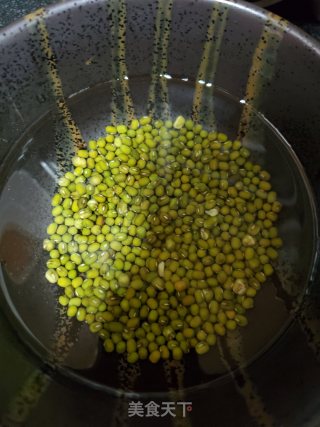 绿豆冰粥的做法步骤：1