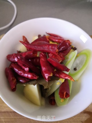 土豆烧牛腩的做法步骤：5