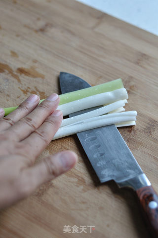 家常红烧带鱼做法的做法步骤：2
