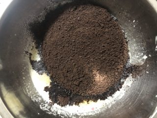 奥利奥重芝士蛋糕的做法步骤：2