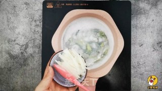 贝柱翡翠羹的做法步骤：7