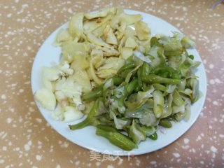 栀子花雷笋炒肉片的做法步骤：5