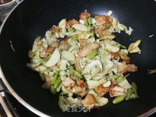 栀子花雷笋炒肉片的做法步骤：10