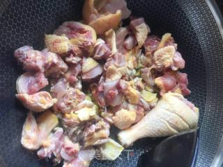 红烧鸡块的做法步骤：2