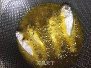 香酥小黄鱼的做法步骤：3
