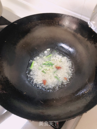 炒绿豆芽的做法步骤：2