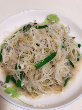 炒绿豆芽的做法步骤：4