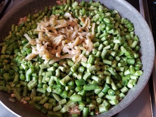 榨菜鸡蛋炒豆角的做法步骤：9
