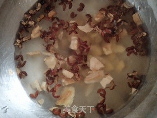 鱼肉香肠的做法步骤：1