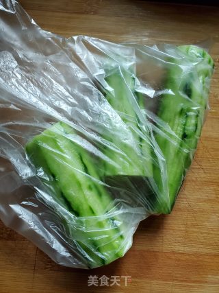 凉拌蒜泥青瓜的做法步骤：8