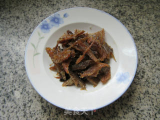 豆豉鲮鱼炒青椒的做法步骤：2