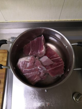 卤牛肉的做法步骤：2