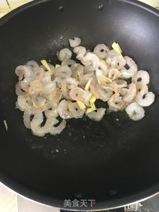 虾仁炒三丁的做法步骤：1