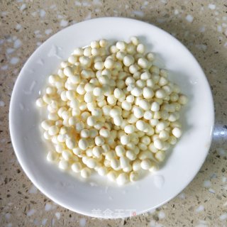 鲜芡实炒丝瓜的做法步骤：4