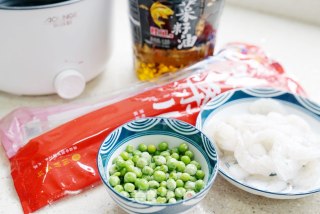 虾仁豌豆薯粉的做法步骤：1