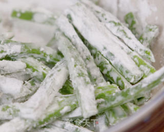 鸭黄四季豆的做法步骤：2