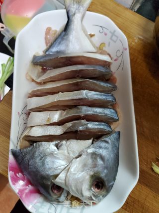鲳鱼干蒸猪肉的做法步骤：5