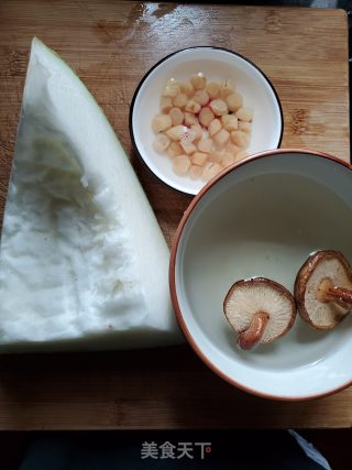 瑶柱瘦肉冬瓜汤的做法步骤：1