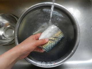 青花魚味噌煮的做法步骤：3