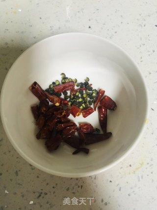 下饭利器 凉粉炒鸡蛋的做法步骤：3