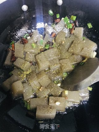 下饭利器 凉粉炒鸡蛋的做法步骤：6