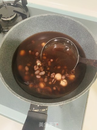黑豆红豆糯米红糖粥的做法步骤：3
