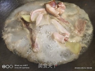 黑啤酒焖鸭的做法步骤：3