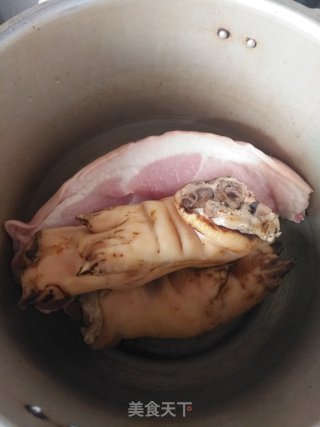 老卤汤卤肉的做法步骤：1