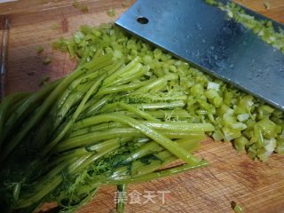 雪里蕻炒肉末的做法步骤：2
