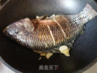 腐竹烧罗非鱼的做法步骤：7