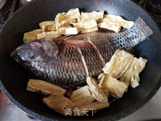 腐竹烧罗非鱼的做法步骤：9