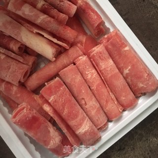 番茄土豆肥牛的做法步骤：1