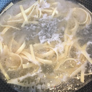 香芹凉拌豆皮的做法步骤：2