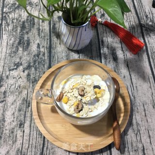 凉拌坚果燕麦酸奶杯的做法步骤：3