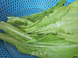 蒜香油麦菜的做法步骤：2