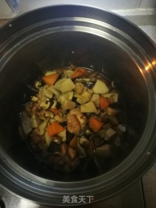芋头翅根焖饭的做法步骤：8