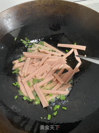 火腿炒白玉菇的做法步骤：3