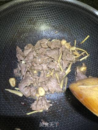 洋葱炒牛肉的做法步骤：3