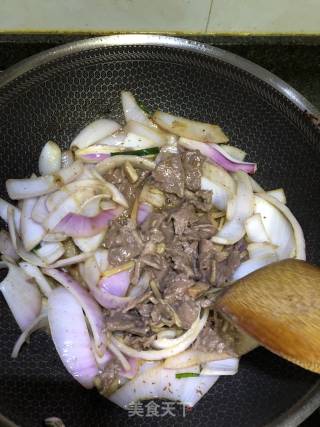洋葱炒牛肉的做法步骤：5
