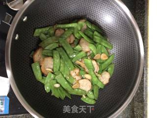 荷兰豆炒肉卷的做法步骤：4