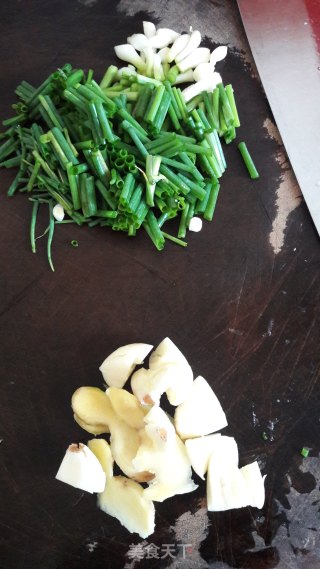 芹菜炒肉的做法步骤：2