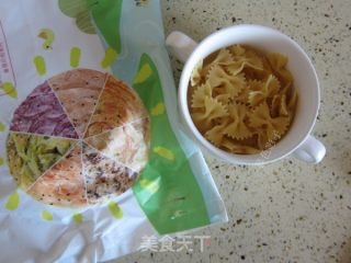 意粉煎饼的做法步骤：1