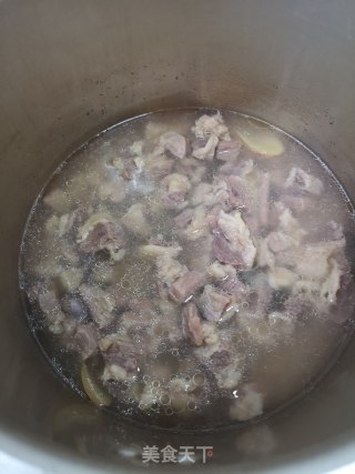 番茄土豆炖牛腩的做法步骤：3