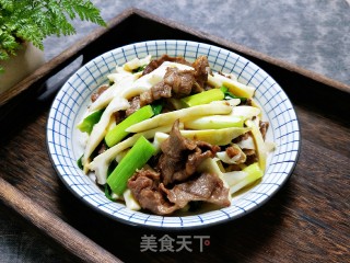 牛肉炒苦笋的做法步骤：11