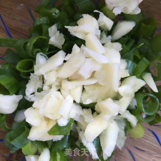 煎蛋包菜炒细面的做法步骤：4
