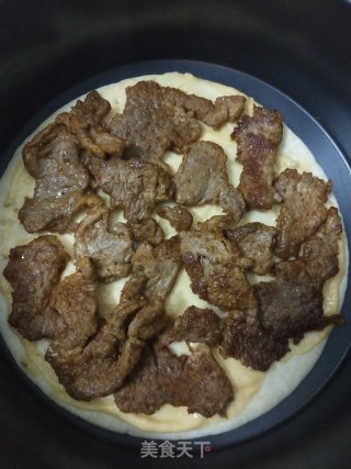 芝士鲜肉披萨的做法步骤：3