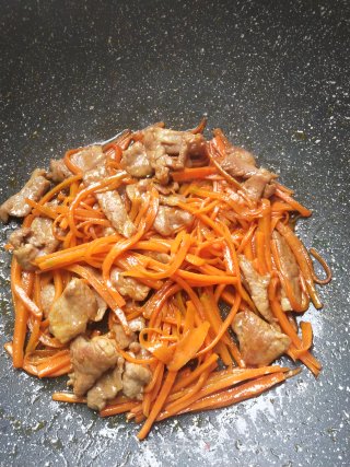 胡萝卜炒肉的做法步骤：6