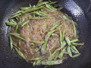 豆角炖粉条的做法步骤：8