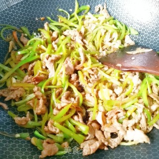 青椒肉丝的做法步骤：7